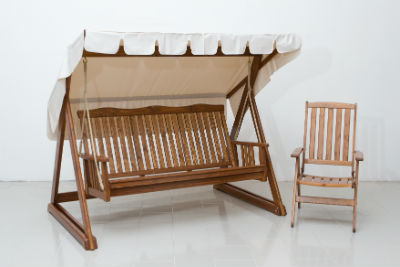 נדנדה לגינה מעץ